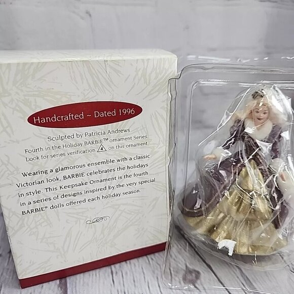 1996 Hallmark Holiday Barbie Christmas Ornament new in box - Picture 3 of 3
